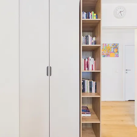 Portside With Balcony By Solarento