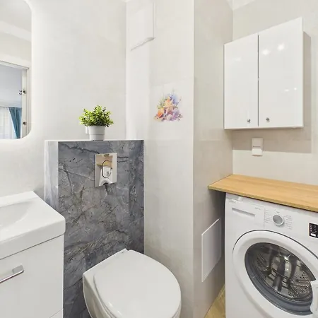 Portside With Balcony By Solarento Апартаменты