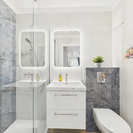 Portside With Balcony By Solarento Апартаменты Гдыня