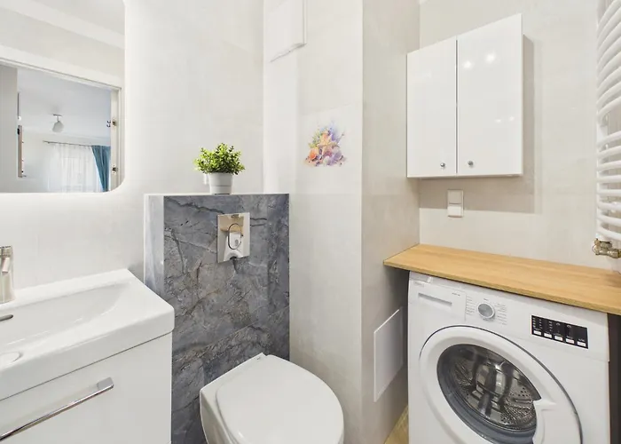 Portside With Balcony By Solarento Apartament